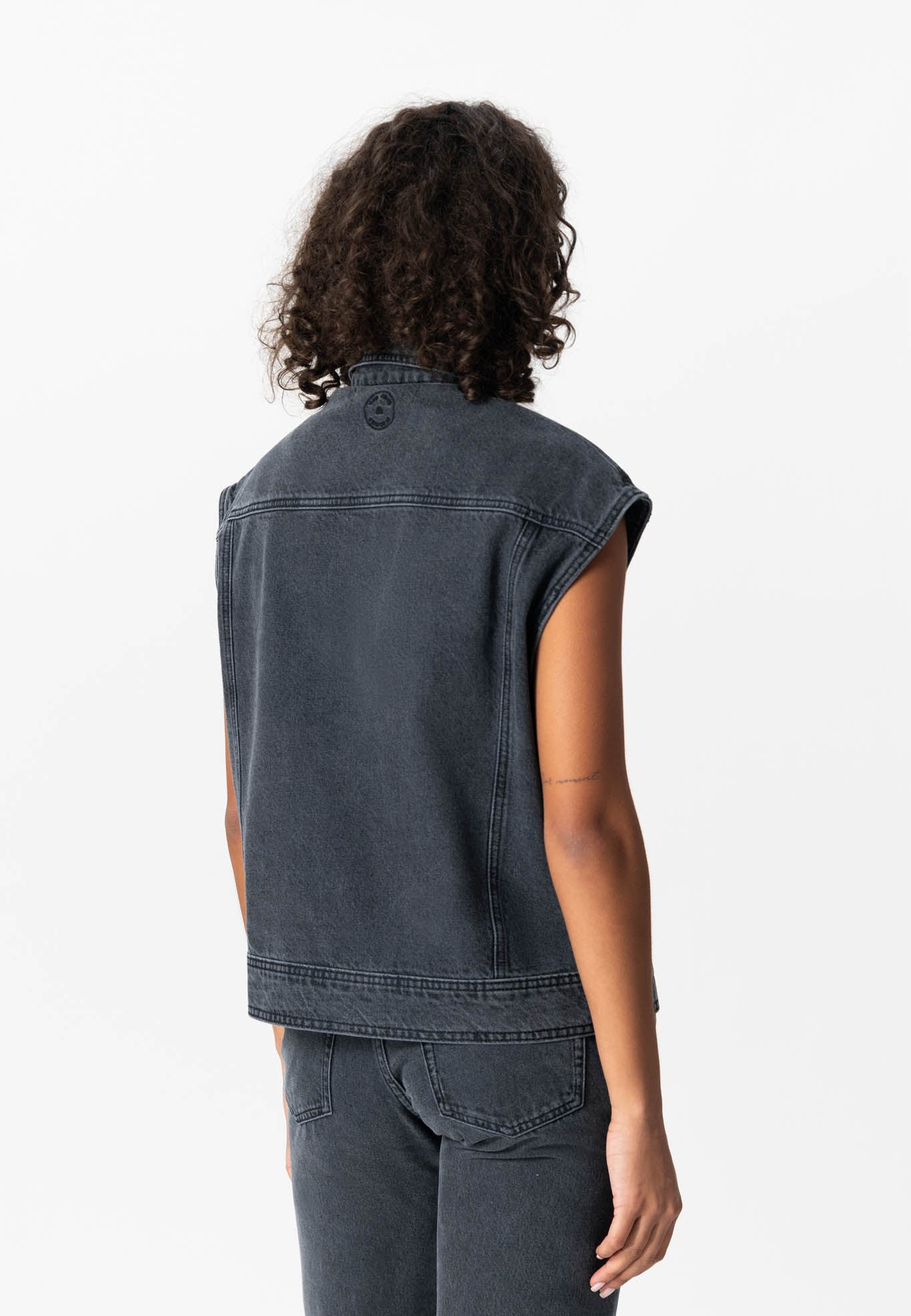 Women - MUD Jeans - Vivian Vest - Used Black